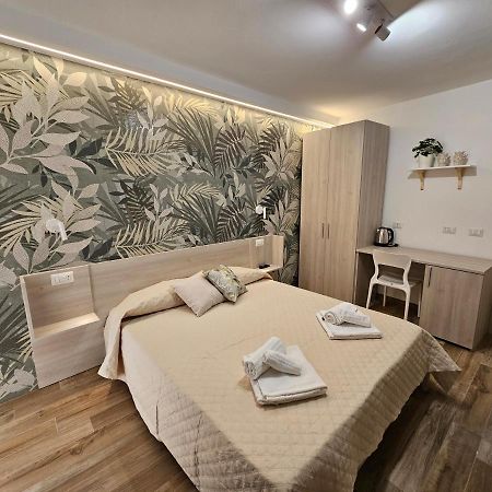 Zaffiro'S House Hotel Cefalù Kültér fotó