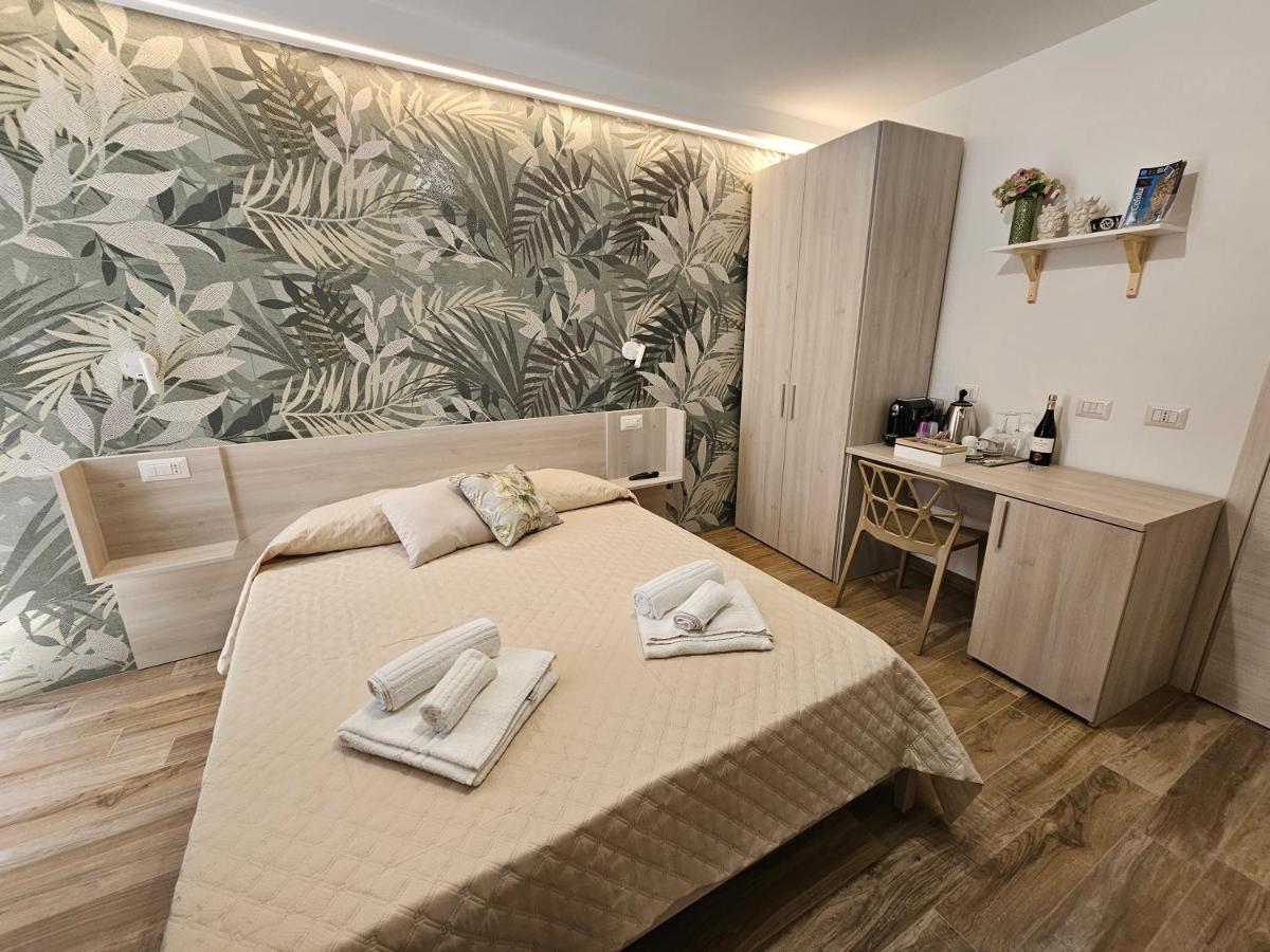 Zaffiro'S House Hotel Cefalù Kültér fotó
