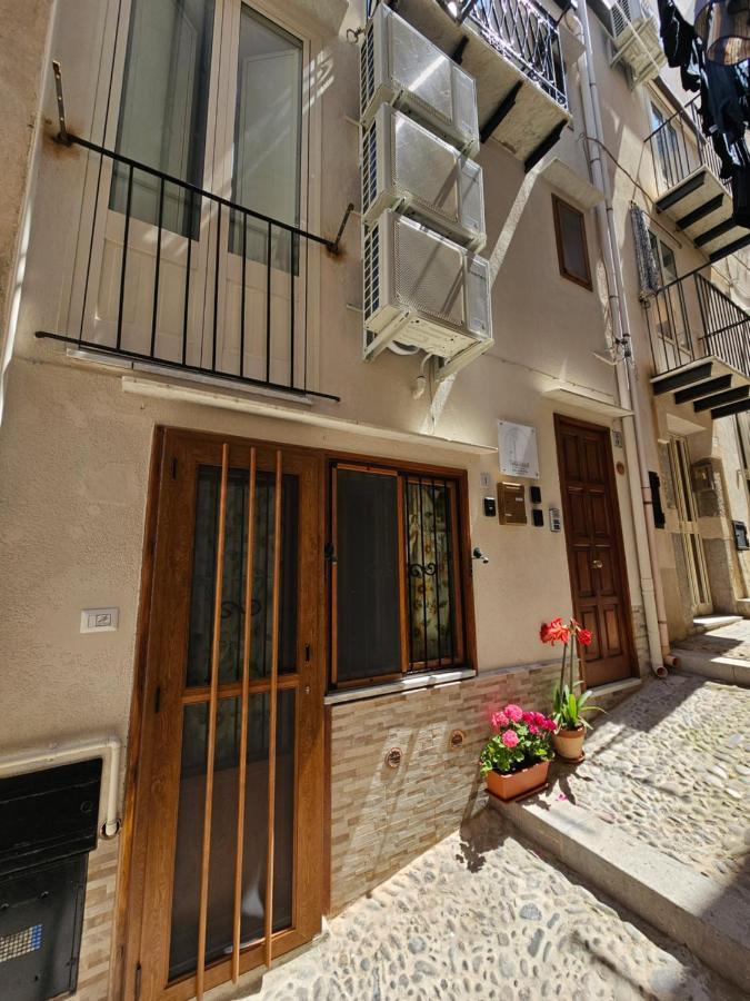 Zaffiro'S House Hotel Cefalù Kültér fotó