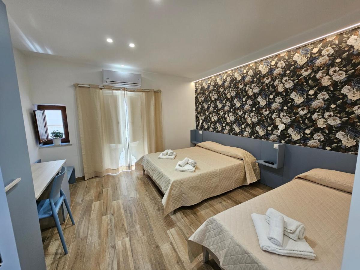 Zaffiro'S House Hotel Cefalù Kültér fotó